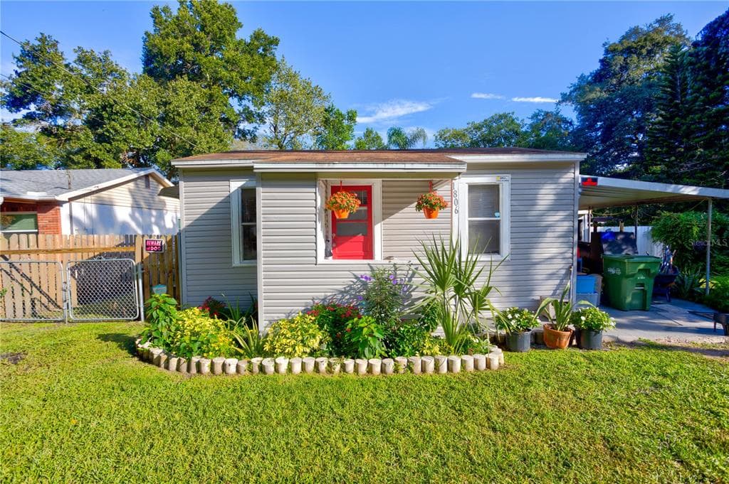 1806 E POINSETTIA AVENUE TAMPA, FL 33612