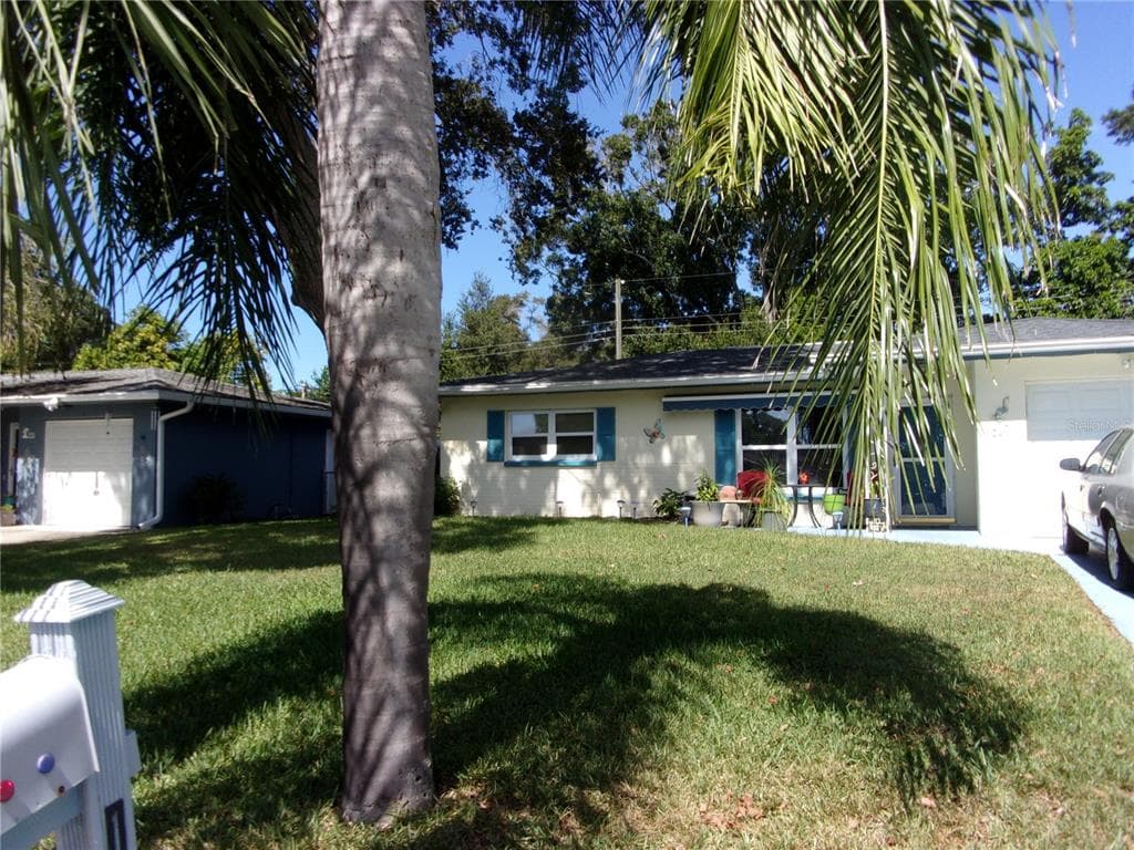 1712 SUFFOLK DRIVE