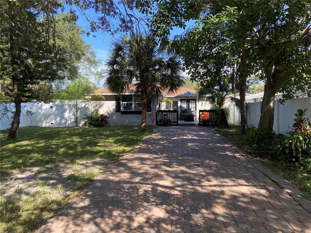 445 88TH AVENUE N ST PETERSBURG, FL 33702