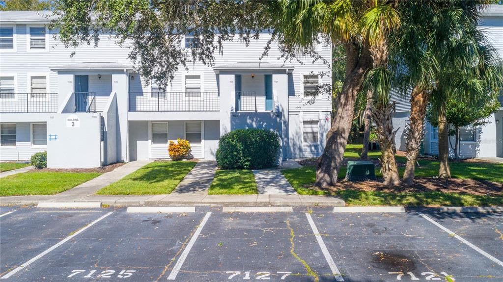 7127 E BANK DRIVE UNIT 7127 TAMPA, FL 33617