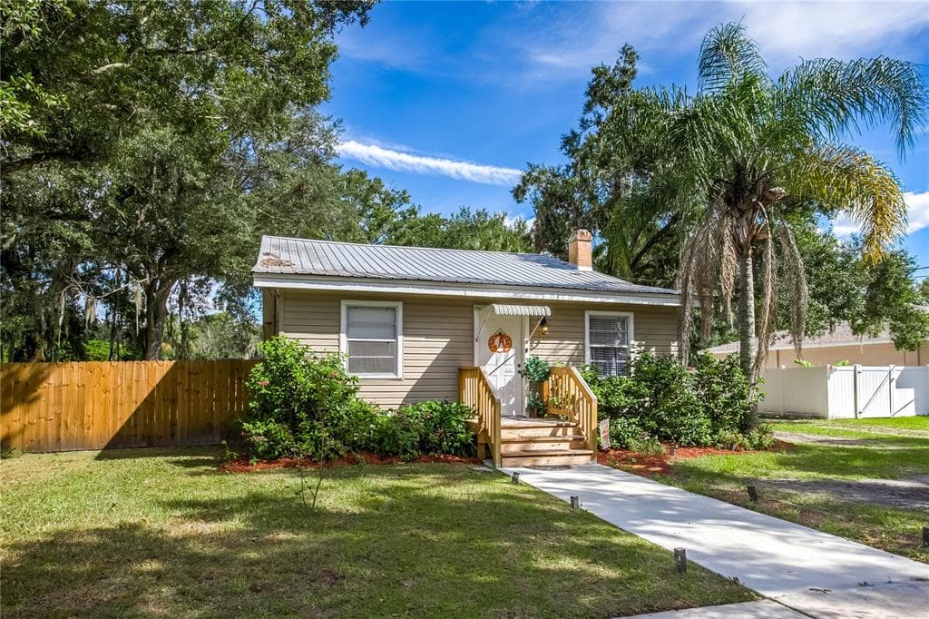 712 N WARNELL STREET PLANT CITY, FL 33563