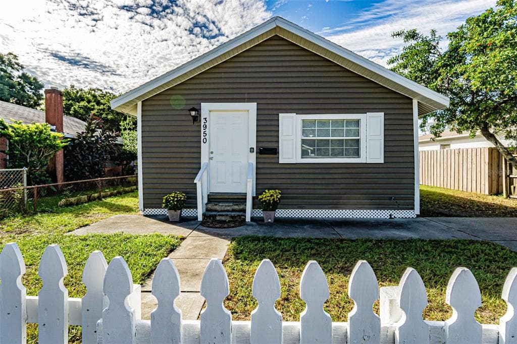 3950 10TH AVENUE S ST PETERSBURG, FL 33711