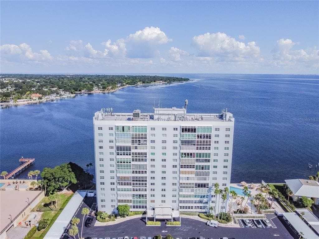 7200 SUNSHINE SKYWAY LANE S UNIT 5B ST PETERSBURG, FL 33711