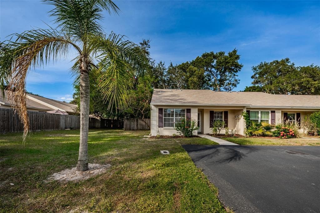 321 DOVER COURT E SAFETY HARBOR, FL 34695