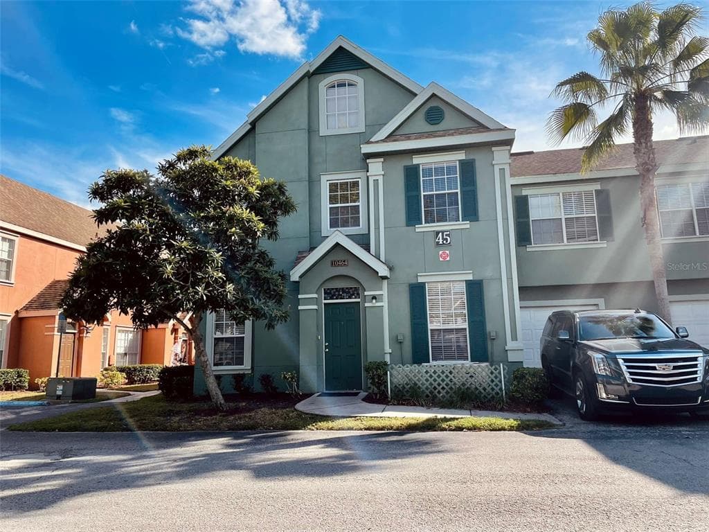 10464 WHITE LAKE COURT UNIT 10464 TAMPA, FL 33626