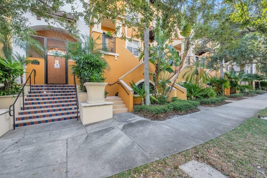 100 4TH AVENUE S UNIT 111 ST PETERSBURG, FL 33701