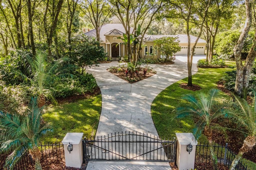 8102 COPELAND ROAD