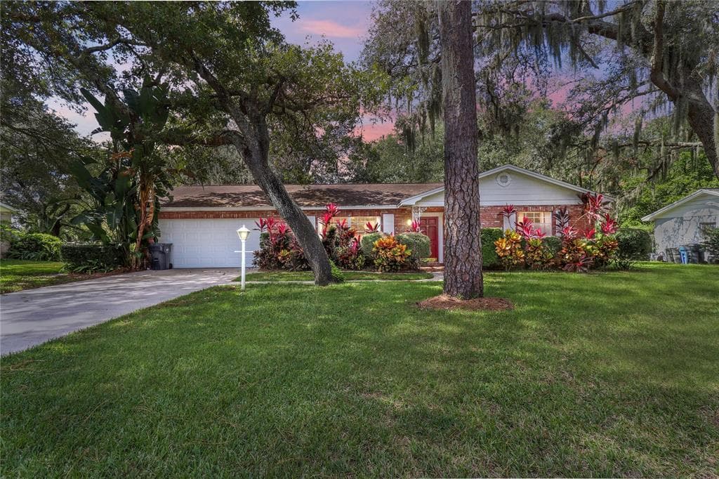 2704 BELLWOOD DRIVE BRANDON, FL 33511