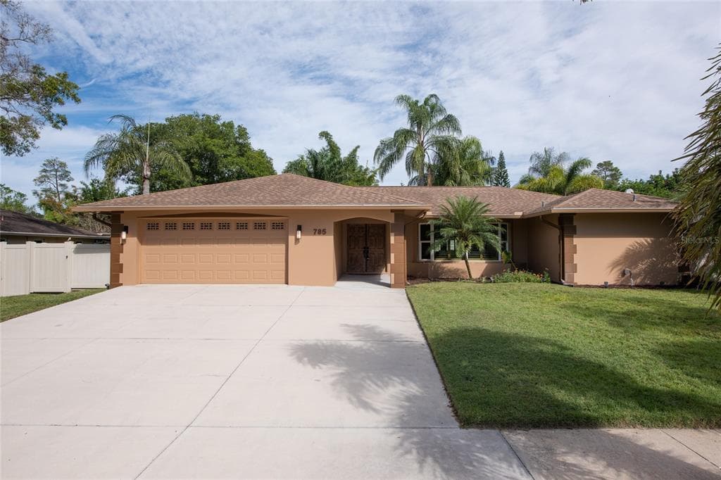 785 ROLLING HILLS DRIVE PALM HARBOR, FL 34683