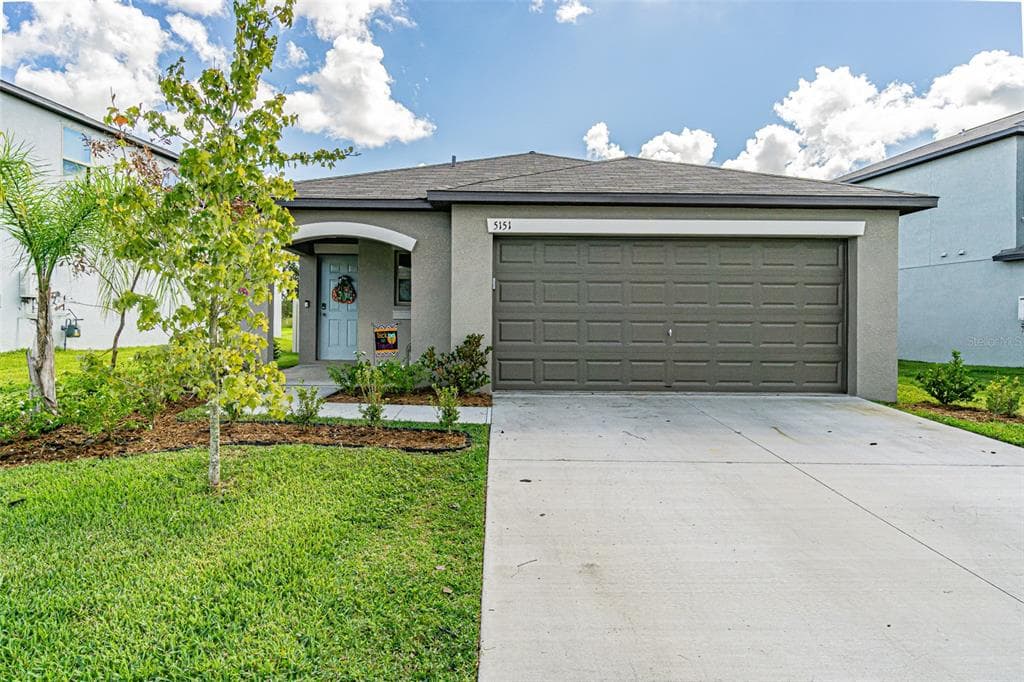 5151 WHITE CHICORY DRIVE APOLLO BEACH, FL 33572