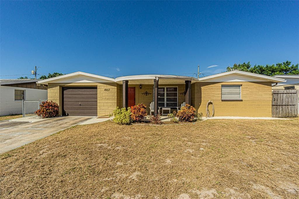 4907 PICTURE AVENUE HOLIDAY, FL 34690