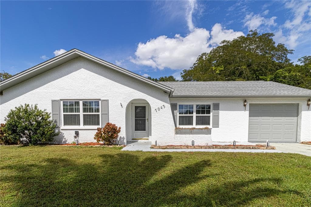 7043 CARMEL AVENUE NEW PORT RICHEY, FL 34655