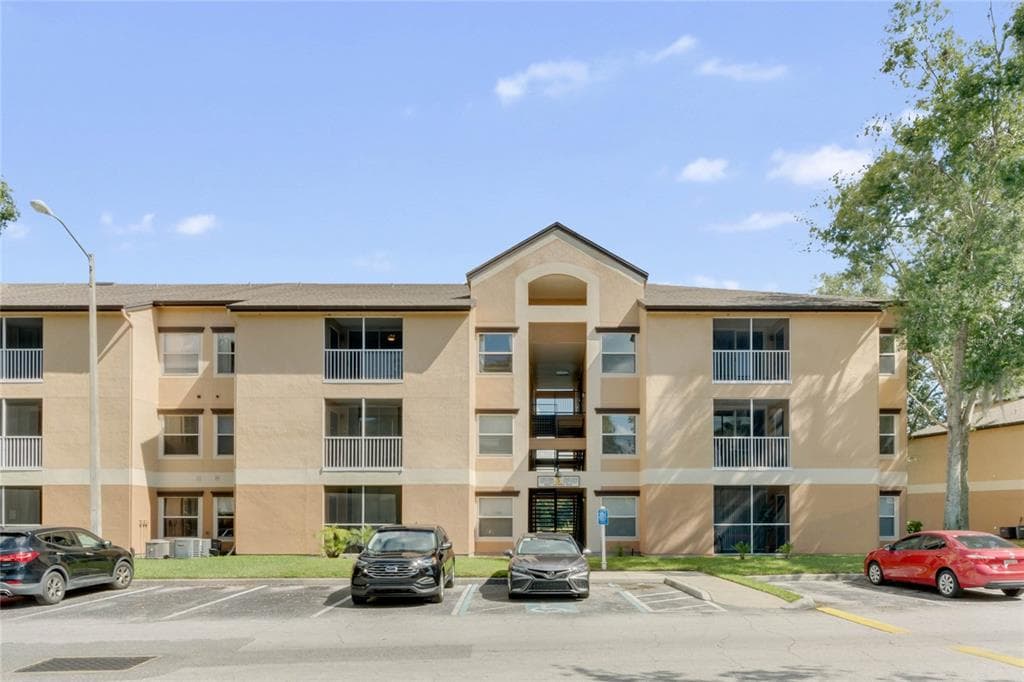 8837 LATREC AVENUE UNIT 5305 ORLANDO, FL 32819