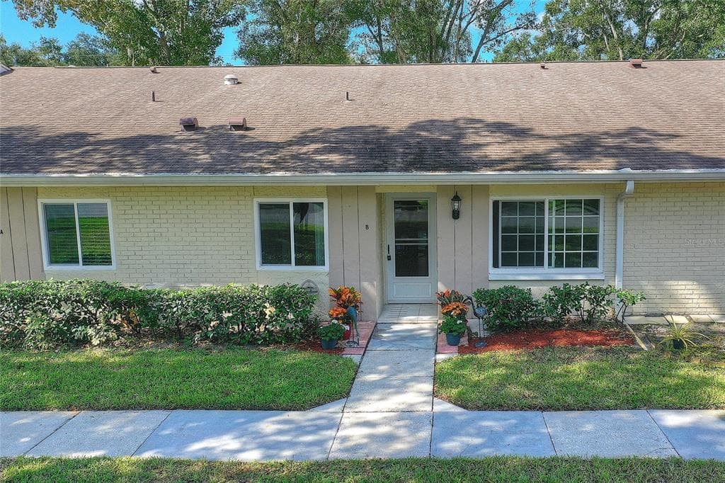1011 DUNROBIN DRIVE UNIT B PALM HARBOR, FL 34684