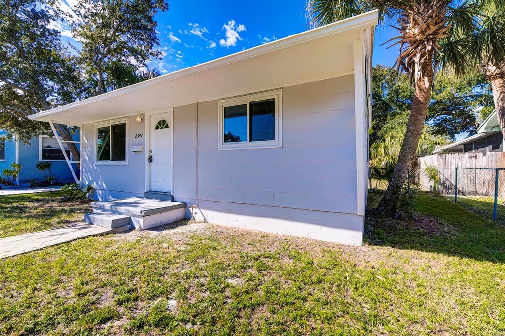 2347 GROVE STREET S ST PETERSBURG, FL 33705