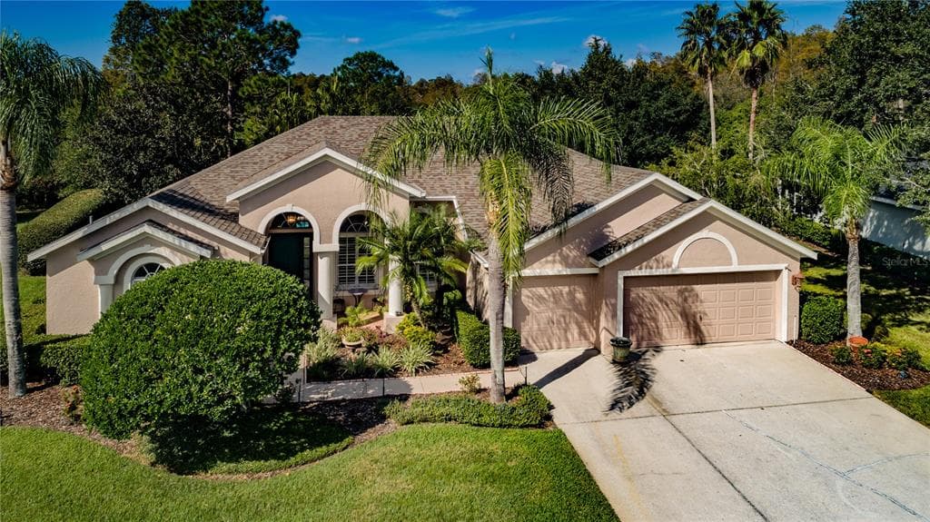 18932 SAINT LAURENT DRIVE LUTZ, FL 33558