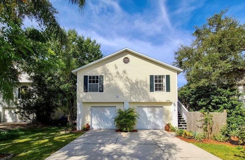 1408 POINSETTIA AVENUE TARPON SPRINGS, FL 34689