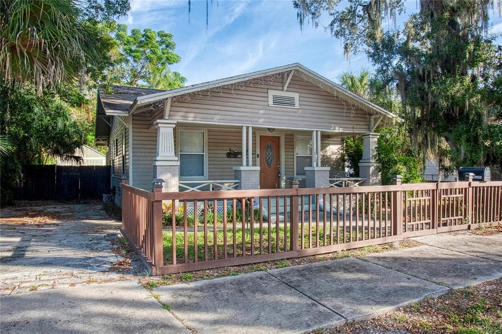 1008 E 28TH AVENUE TAMPA, FL 33605