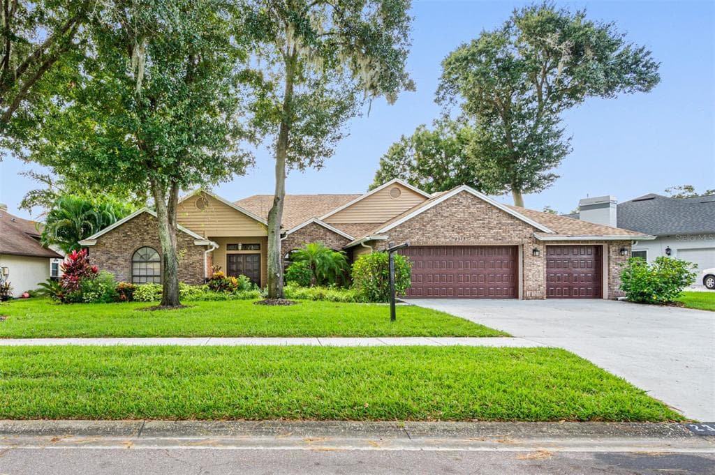 2303 HIGHLANDER WAY VALRICO, FL 33596