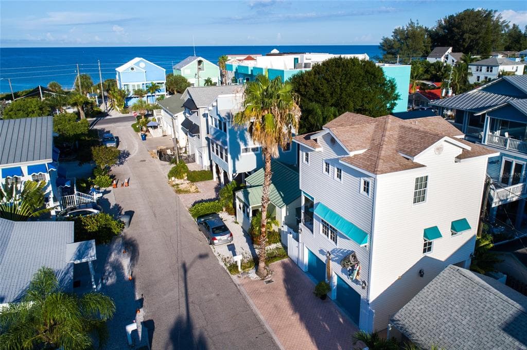 30 80TH TERRACE TREASURE ISLAND, FL 33706