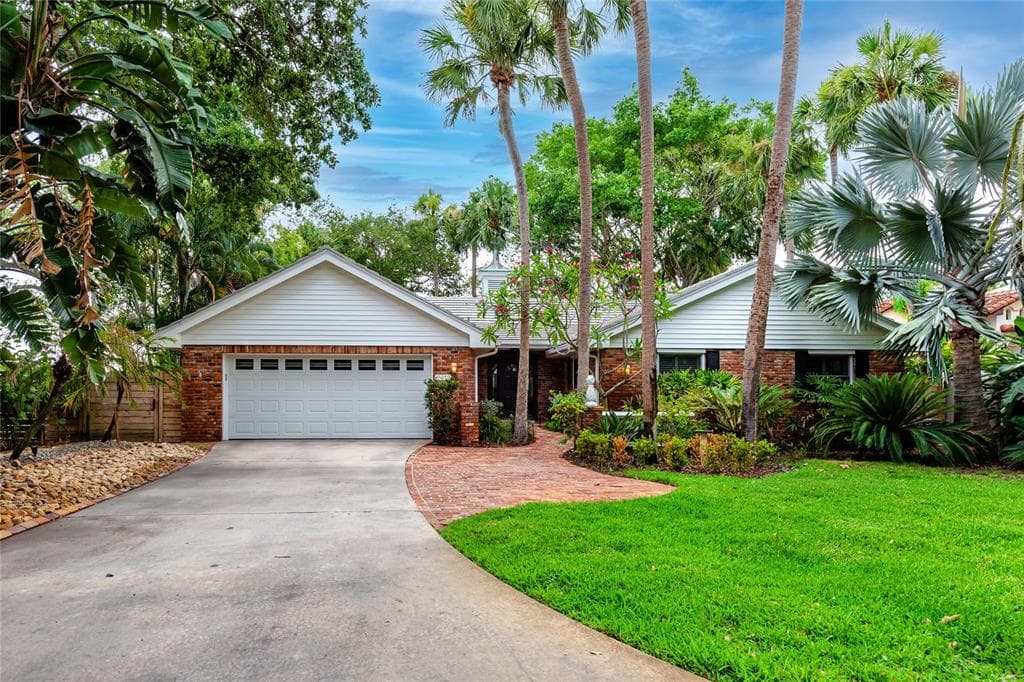 2612 KEYSTONE COURT N ST PETERSBURG, FL 33710