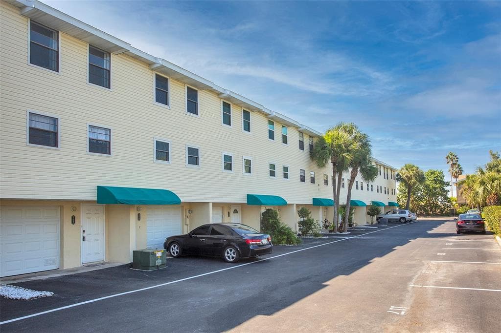 19807 GULF BOULEVARD UNIT 117 INDIAN SHORES, FL 33785
