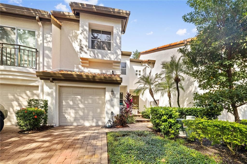 1189 SHIPWATCH CIRCLE TAMPA, FL 33602