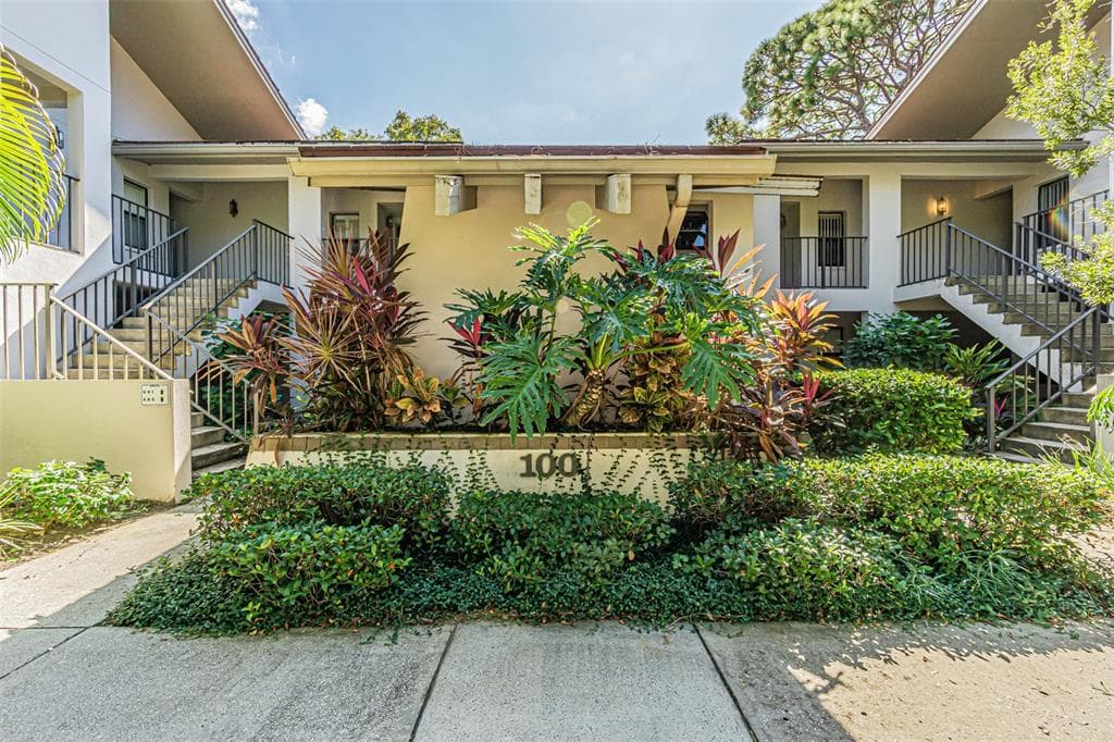 300 S FLORIDA AVENUE UNIT 100K TARPON SPRINGS, FL 34689