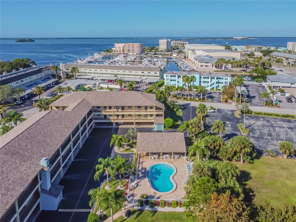 460 S PAULA DRIVE UNIT 201 DUNEDIN, FL 34698
