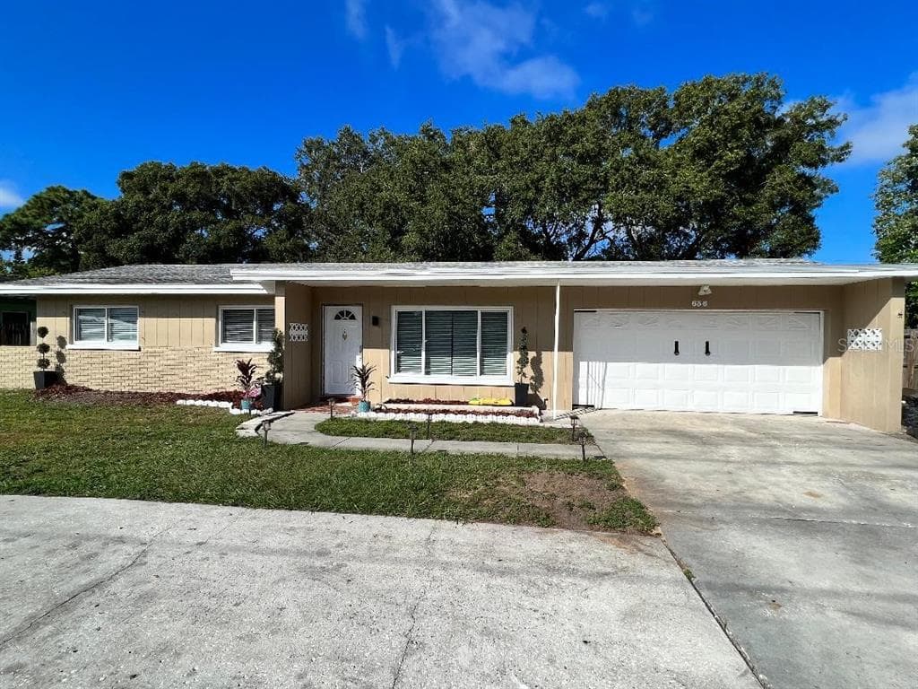636 KEENE ROAD LARGO, FL 33771