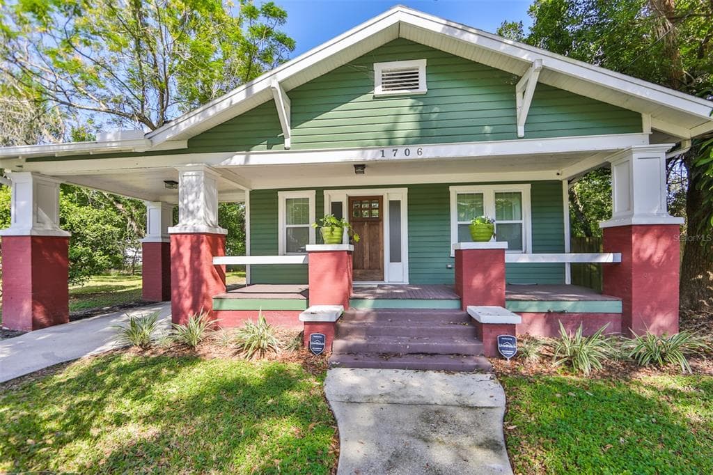 1706 E POWHATAN AVENUE TAMPA, FL 33610
