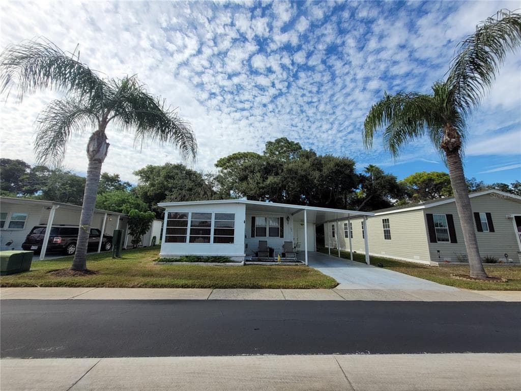 242 HARMONY WAY TARPON SPRINGS, FL 34689
