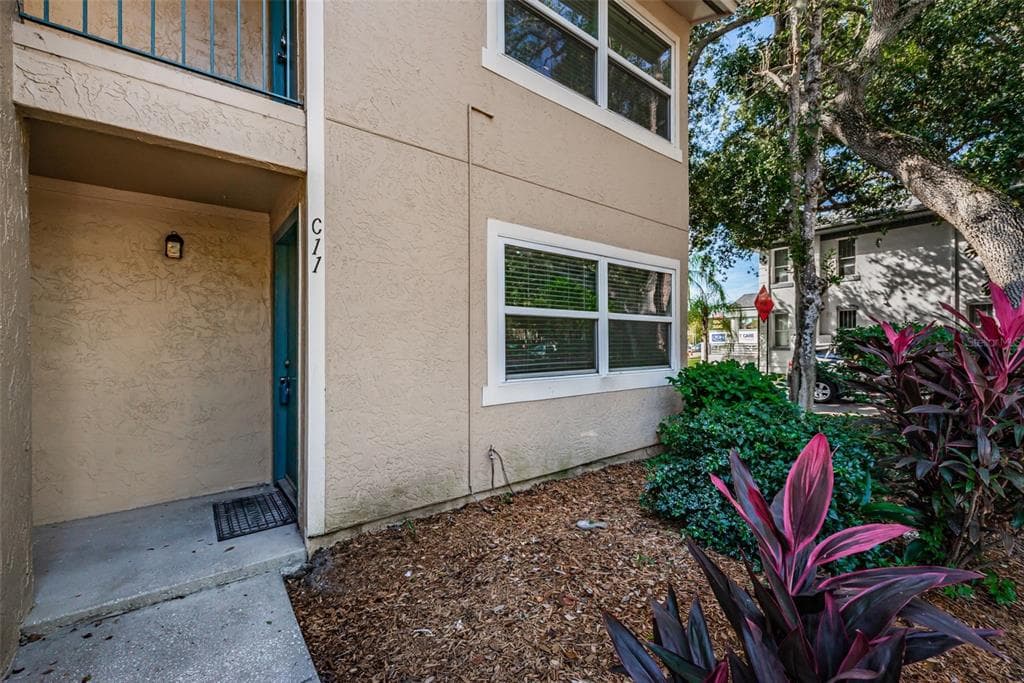 4810 S DAUPHIN AVENUE UNIT C11 TAMPA, FL 33611