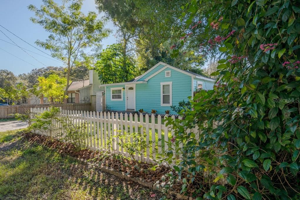 1809 E DIANA STREET TAMPA, FL 33610