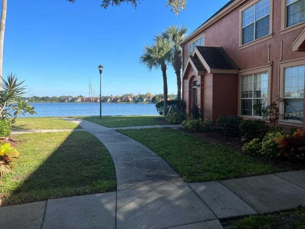 9320 LAKE CHASE ISLAND WAY UNIT 9320 TAMPA, FL 33626