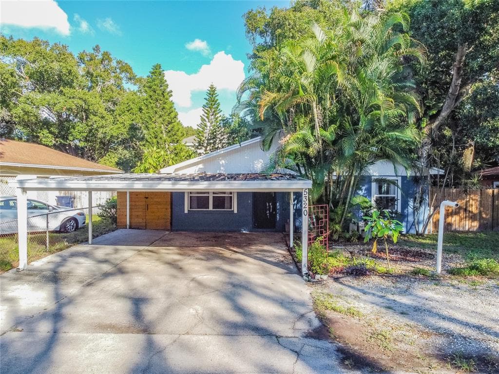 5320 S RUSSELL STREET TAMPA, FL 33611