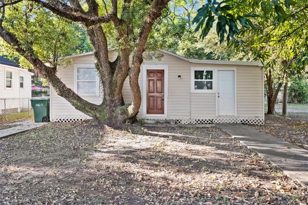 3203 E ELLICOTT STREET TAMPA, FL 33610