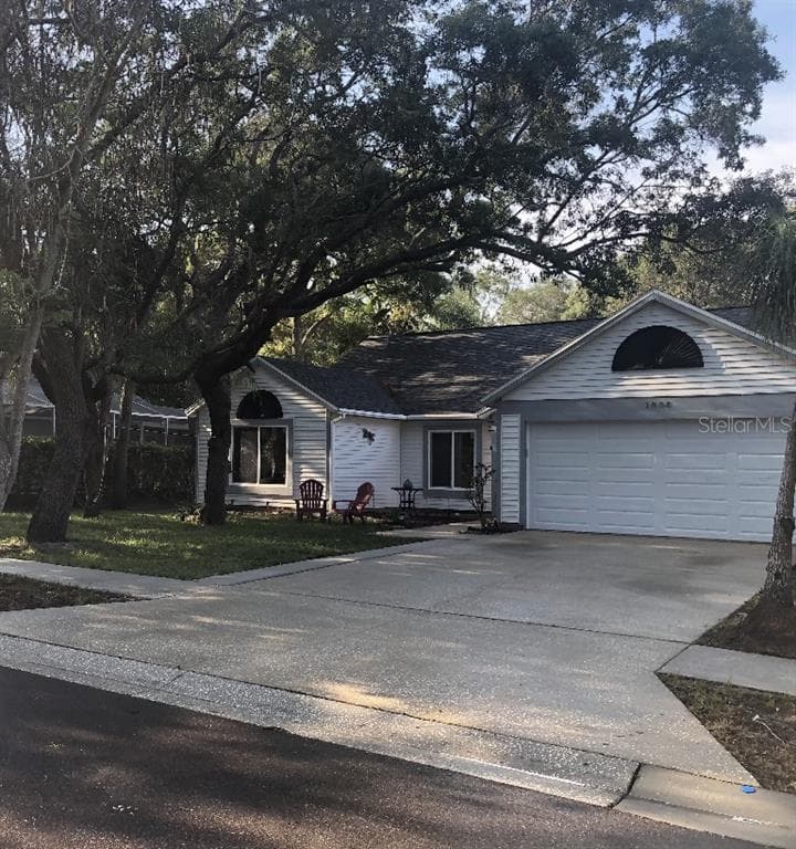 1098 SILKWOOD AVENUE TARPON SPRINGS, FL 34689