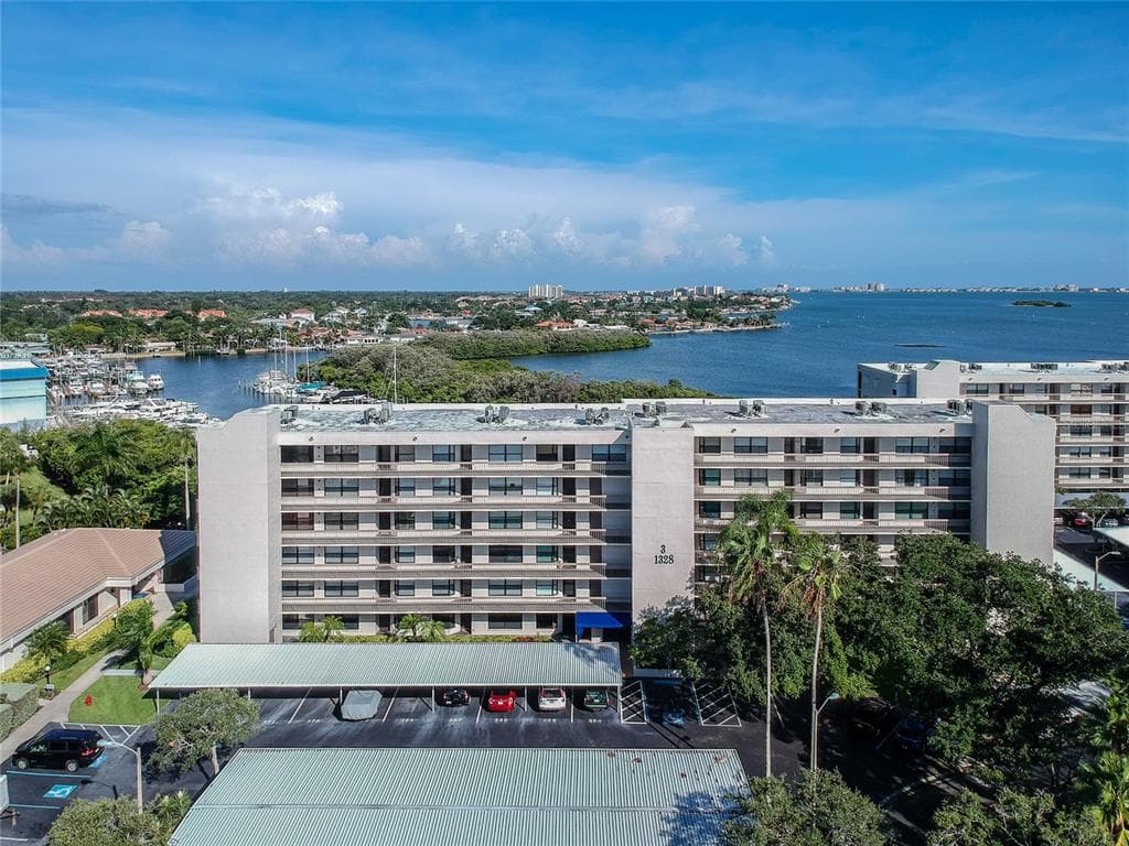1328 PASADENA AVENUE S UNIT 402 SOUTH PASADENA, FL 33707