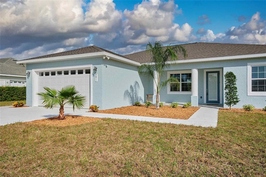 7611 RED GRANGE BOULEVARD INDIAN LAKE ESTATES, FL 33855