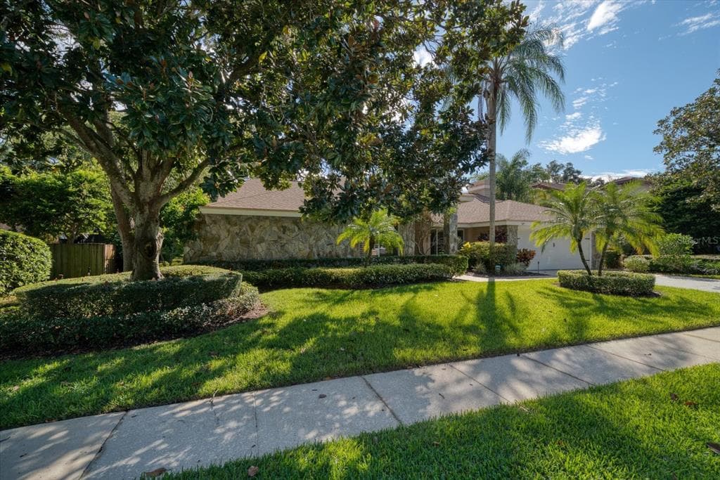 2913 S EAGLE ESTATES CIRCLE S CLEARWATER, FL 33761