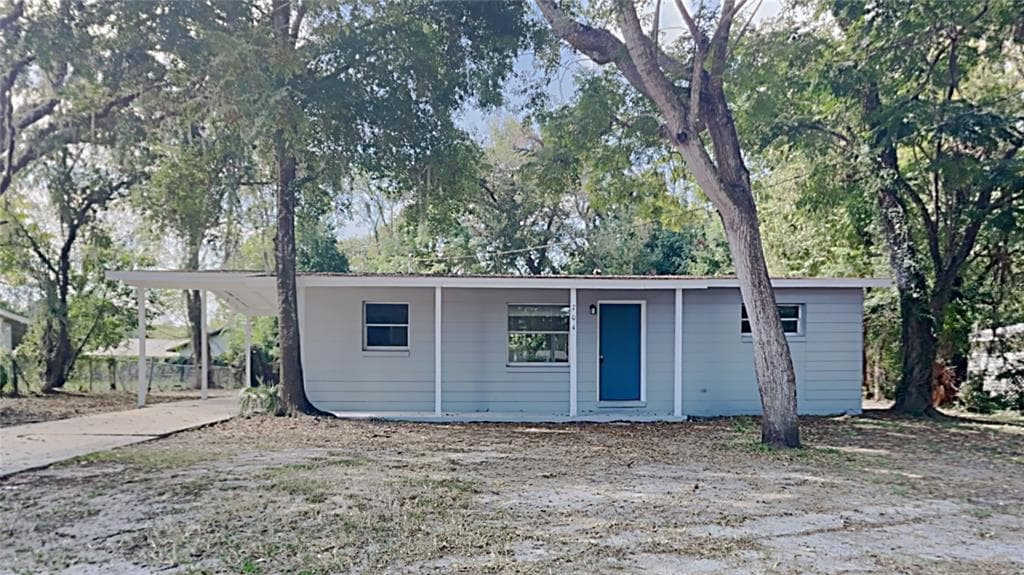 704 PLUMOSA AVENUE FRUITLAND PARK, FL 34731