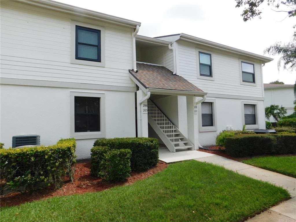 207 WINDWARD PLACE OLDSMAR, FL 34677
