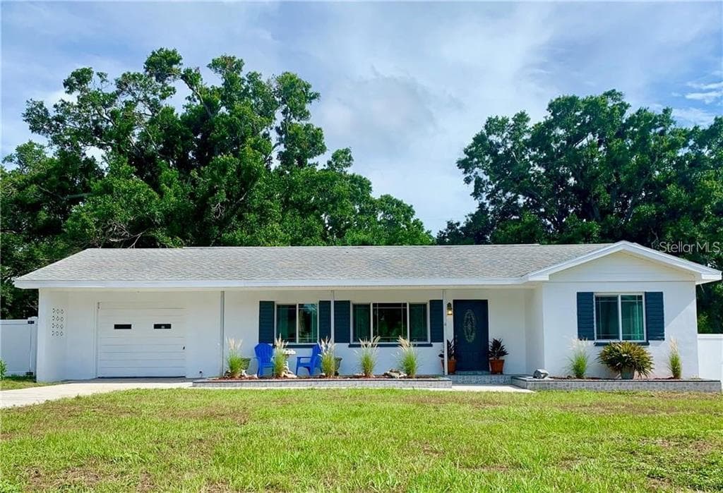 925 7TH AVENUE SW LARGO, FL 33770