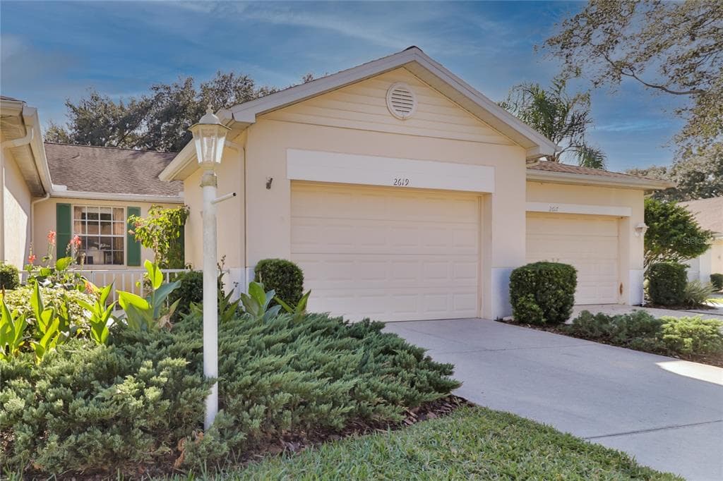 2619 NEWCOMB COURT UNIT 25 SUN CITY CENTER, FL 33573