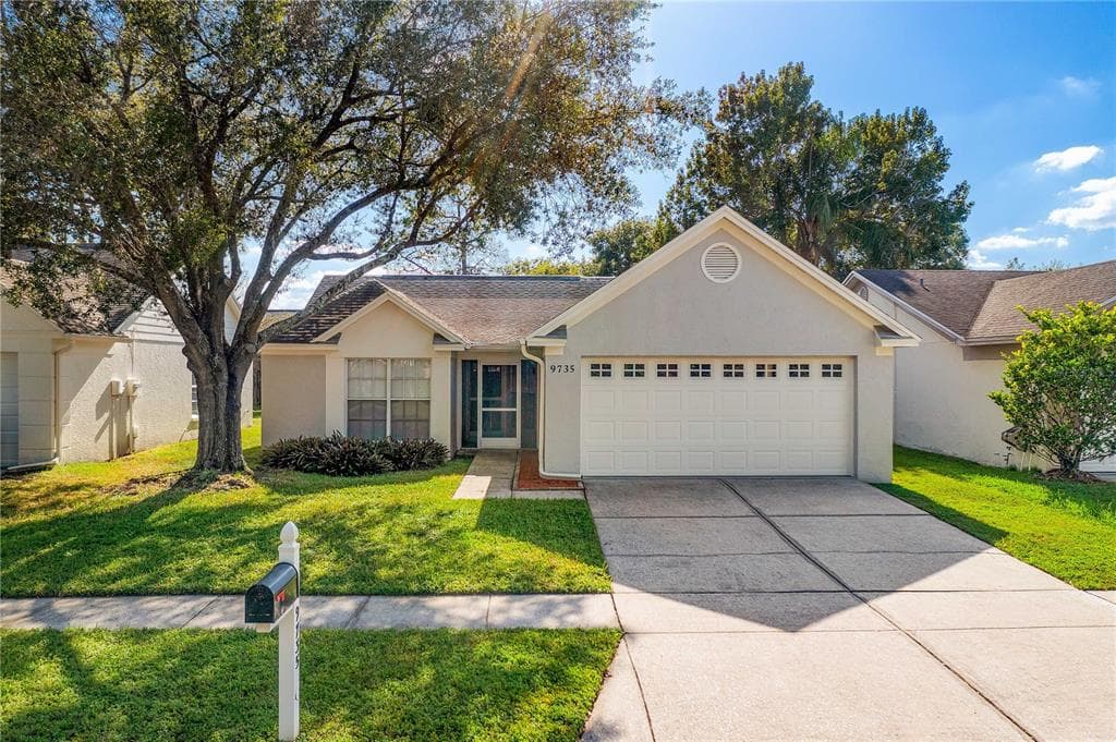 9735 FOX HOLLOW ROAD TAMPA, FL 33647