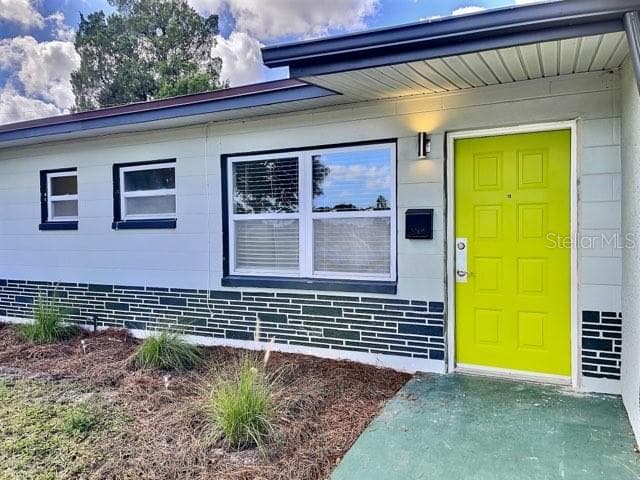 1880 70TH CIRCLE N ST PETERSBURG, FL 33702