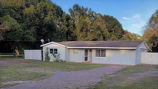 8919 N JONES AVENUE TAMPA, FL 33604