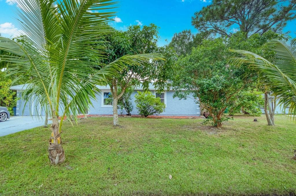 1338 SW GOODMAN AVENUE PORT SAINT LUCIE, FL 34953