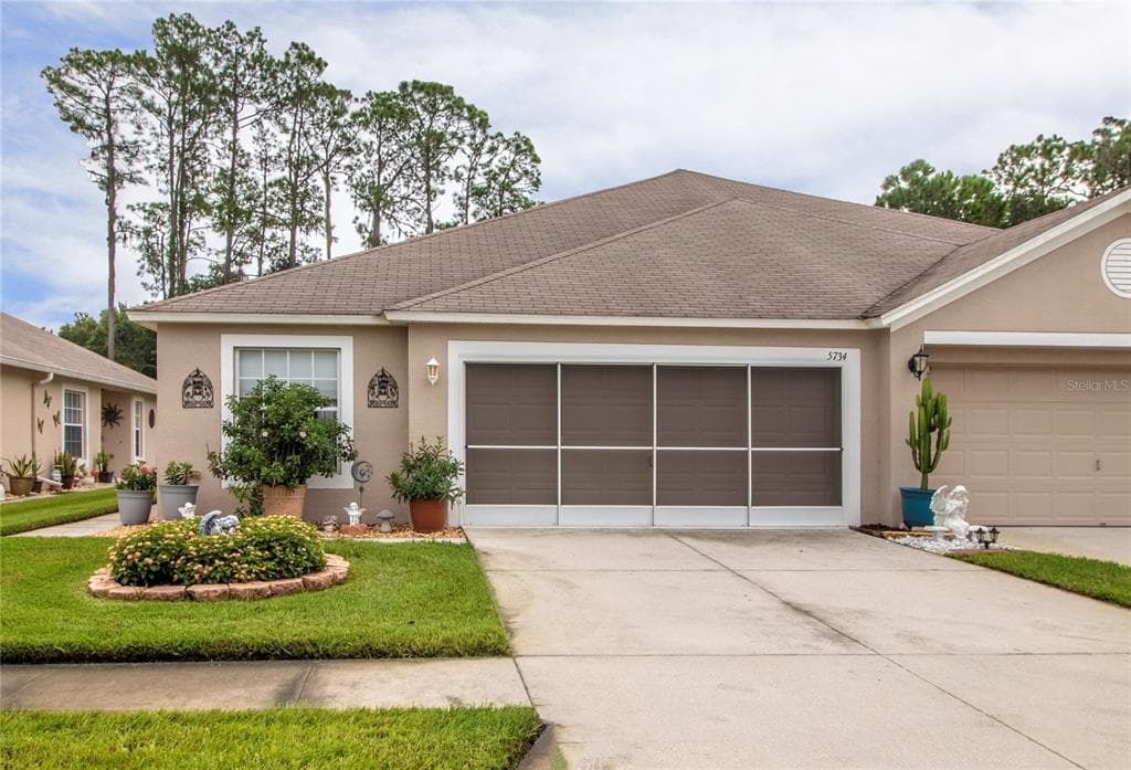 5734 AUTUMN SHIRE DRIVE ZEPHYRHILLS, FL 33541